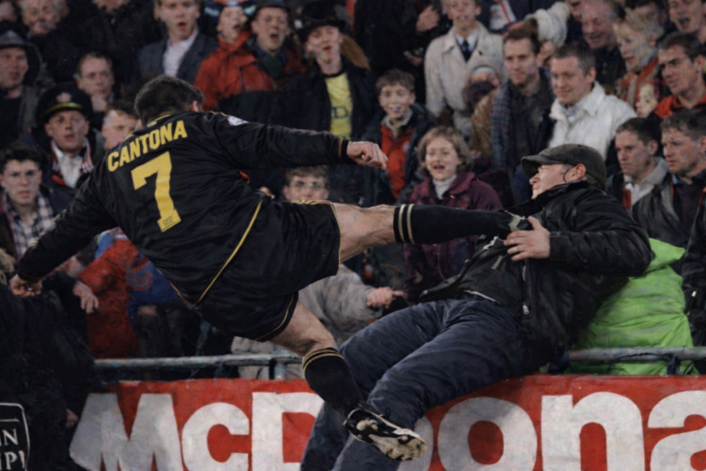 coup de pied cantona supporter manchester united 1995 kung fu kick